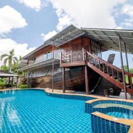 Villa Nautica Pattaya - 4 BR Luxury Pool Villa With Unique Yacht-house