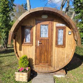 Cozy Wooden Chalet in Abilly, France, hotel in Abilly-Sur-Claise