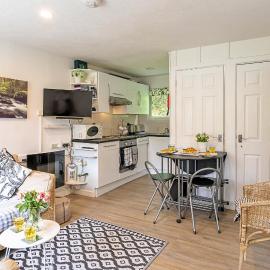 Finest Retreats - Lanteglos Villa, hotel din Camelford