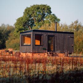 Romantic Offgrid Tiny Home Ft Beachy Head Hike, hotel a Chiddingly