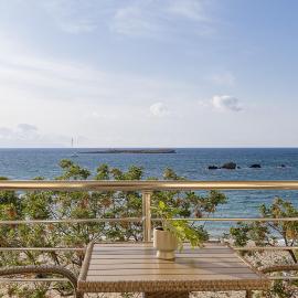 Neachora Beachfront Suites