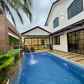 LYL Ipoh Garden Private Pool Villa-18pax 5BR