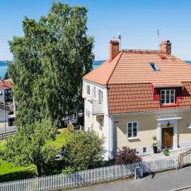 Villa Fantastic View Wifi Cinema Garden etc, hotel di Huskvarna