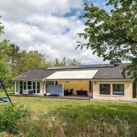 Nice Home In Rødby With Sauna
