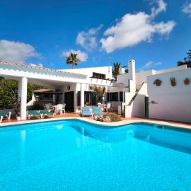 Villa Exclusiva, Piscina Privada y Vistas al Mar