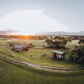 Bush Retreat 1 by Tiny Away, Hotel in Alberton West