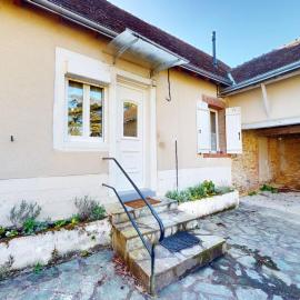 Maison Juloucam, hotell i Éguzon-Chantôme