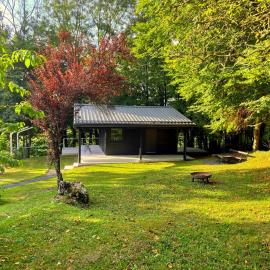 Cottage at the lake, hotel a Preserje