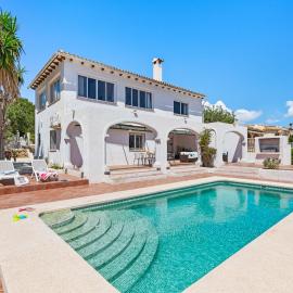 Villa Venus - Plusholidays, hotelli kohteessa Ifach