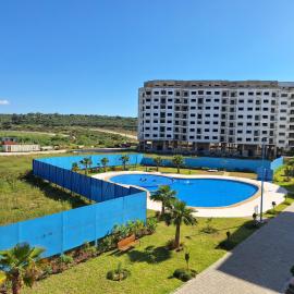Bel appartement climatisé, avec piscine et parking souterrain gratuit, à deux pas de la mer, hotel a Tànger