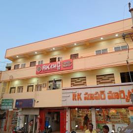 R K Lodge & Mini Function Hall, hotel in Singarāyakonda