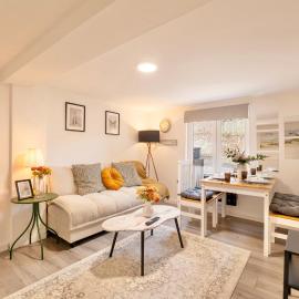 Large One Bedroom Apartments Southsea Sleeps 3 - Free Parking, מלון בפורטסמות'