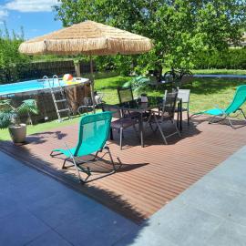 Maison standing vacances professionnel – hotel w mieście Givet