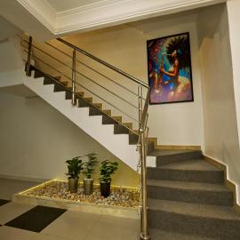 Greysuitehouse