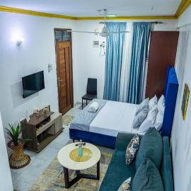 Affordable Modern Studio with WiFi Netflix In Bamburi Mtambo Near Beach & Town, Hotel in Mombasa