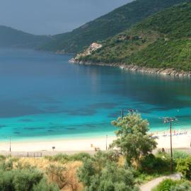 POROS BEACH camping- studios, hotel v destinácii Mikros Gialos