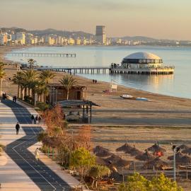 Wave Beachfront Apartments, hotel sa Durrës