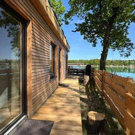 Sea-Lodge, direkt am See, Tiny House, hotell i Dessau