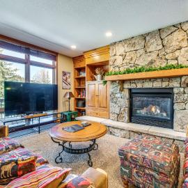 Walk to Gondola: Condo w/ Deck in Winter Park!