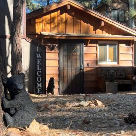 Cozy Bear Retreat with Hot-Tub & BBQ!, hotell sihtkohas Sugarloaf