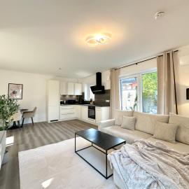 LIVA Stays - Henstedt Ulzburg - Nähe Hamburg & Flughafen - Nähe Bahnhof - Terrasse - Smart-TV, hotel em Henstedt-Ulzburg