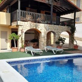 Chalet con piscina privada, hotel u gradu 'Borriol'