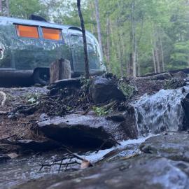 Streamside ShinyTiny Airstream in the Smokies, hotel u gradu 'Cosby'