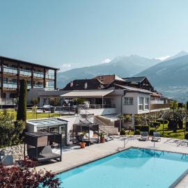 Appartement-Hotel Beatenhof – hotel w mieście Tirolo