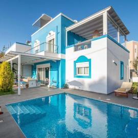 Seabreeze Villa - with Jacuzzi & heated pool, hotel a Mastichari