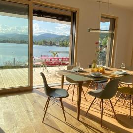 Villa Über-See with private beach