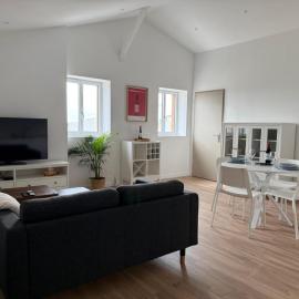 ô Vignes & Bastides " L'échappée Lapébie ", appartement cosy, hotel u gradu 'Sauveterre-de-Guyenne'