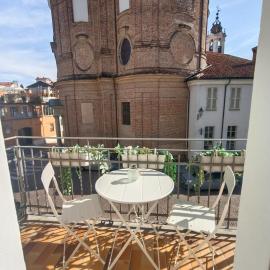 Viesnīca Casa Nina NUOVO Appartamento in centro di Bra pilsētā Bra
