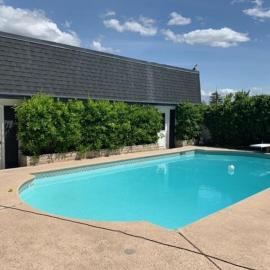Massive 4 Bedroom House with Pool – hotel w mieście Oroville