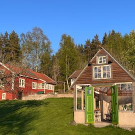 Brinkbacken, helt hus, fantastisk utsikt, stor tomt! โรงแรมในÅlberga