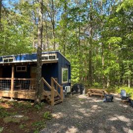 Tiny Cub House with Fast WiFi and Dog Friendly, hotel Mentone-ban