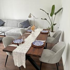 "StayEasy" Apartment