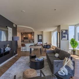 Modern HighRise Sanctuary, Gym, Pool, Prking, W-D, Golf