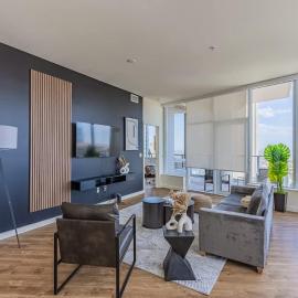 Elegant 28th Floor High Rise, Gym, Parking, Pool, Golf