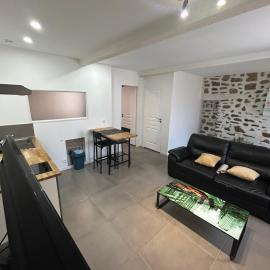 Appartement entre Saint-Malo, Dinard, Dinan et Dol、Miniac-Morvanのホテル
