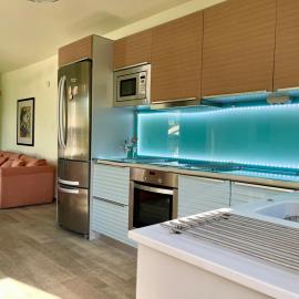 Jolie apartment-Panorama view, hotel in Porto Rafti