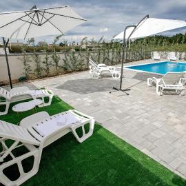 Family-friendly apartments with swimming pool Vrsi - Mulo, Zadar - 24110, hotel v destinaci Vrsi