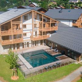 Exclusive accommodation terrace, parking and pool, hotel a Megève