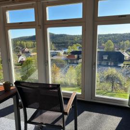 Stort hus, underbar utsikt & 3 min till Isaberg!, hotel em Hestra