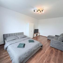Pohodlný apartmán s klímou blízko centra Prievidza: Prievidza şehrinde bir otel