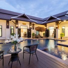 Modern Lanna Style Grand Pool Villa, hotel i Chiang Mai