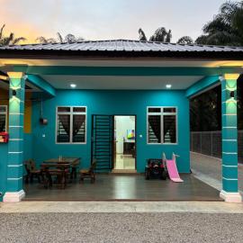 Pelangi Highway Homestay Biru,A5, מלון בSungai Mati