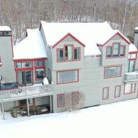 Stratton Mountain Condo with a Hot Tub! Sleeps 12!