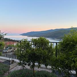 Coccolina, studio apartment with private hot tub, breathtaking views and free parking, bookable all year round, Also take a look at our flat Amor, hotel a Rabac