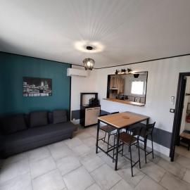 Eco-Logis le 50, maison avec jardins et terrasse privatifs، فندق في مونديفيل
