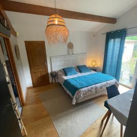 La Chambre Haute, spa et jardin extérieur à Nîmes